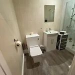 Lägenhet Omega - 3 Bedrooms - Sleeps 5