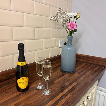 Apartmán Omega - 3 Bedrooms - Sleeps 5 *