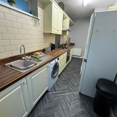 Omega - 3 Bedrooms - Sleeps 5 Apartment