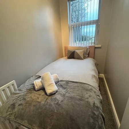 Omega - 3 Bedrooms - Sleeps 5