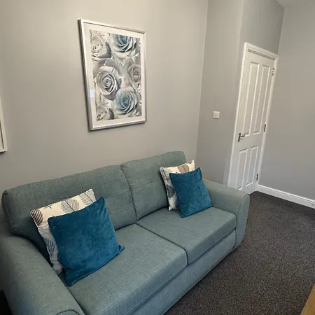 Omega - 3 Bedrooms - Sleeps 5 Apartment *