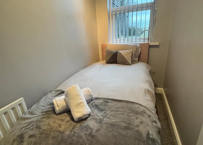 Omega - 3 Bedrooms - Sleeps 5